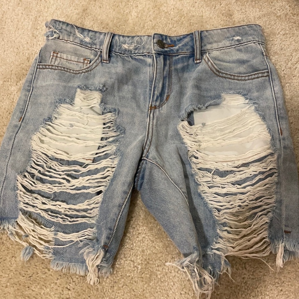 Distressed cello bermudas